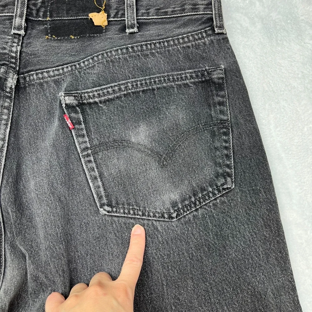 Vintage Levi's Button Fly Shorts Men's Faded‎ Black Denim Pockets Y2K - 37X15.5